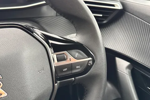 DE23ZGJ PEUGEOT 2008 1.2 PureTech Allure Premium + Euro 6 (s/s) 5dr Thumbnail #40