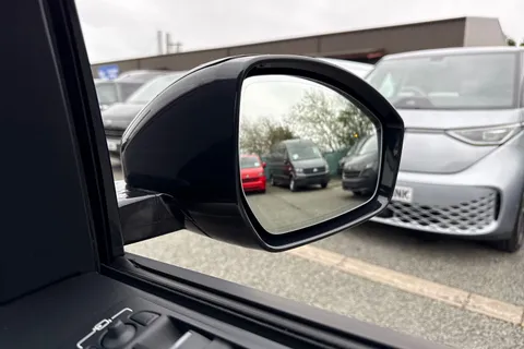 42 of 62 for Land Rover Discovery Sport 2.0 D200 MHEV R-Dynamic HSE Auto 4WD Euro 6 (s/s) 5dr