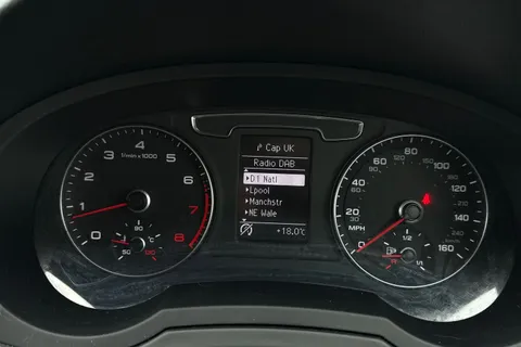 YY18RXH Audi Q3 1.4 TFSI CoD Sport Euro 6 (s/s) 5dr Thumbnail #43