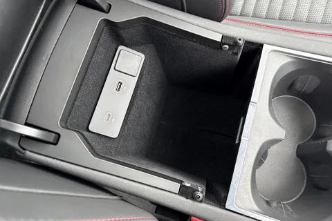 45 of 62 for Land Rover Discovery Sport 2.0 D200 MHEV R-Dynamic HSE Auto 4WD Euro 6 (s/s) 5dr