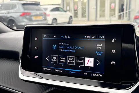 DE23ZGJ PEUGEOT 2008 1.2 PureTech Allure Premium + Euro 6 (s/s) 5dr Thumbnail #44