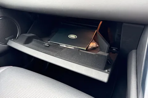 46 of 62 for Land Rover Discovery Sport 2.0 D200 MHEV R-Dynamic HSE Auto 4WD Euro 6 (s/s) 5dr