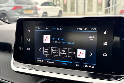 DE23ZGJ PEUGEOT 2008 1.2 PureTech Allure Premium + Euro 6 (s/s) 5dr Thumbnail #45