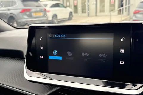 DE23ZGJ PEUGEOT 2008 1.2 PureTech Allure Premium + Euro 6 (s/s) 5dr Thumbnail #47