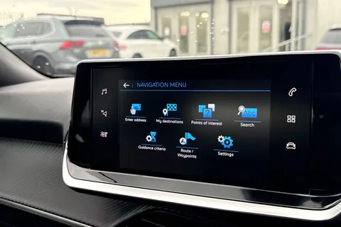 DE23ZGJ PEUGEOT 2008 1.2 PureTech Allure Premium + Euro 6 (s/s) 5dr Thumbnail #49