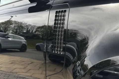  Land Rover Defender 110 3.0 D250 MHEV X-Dynamic SE Auto 4WD Euro 6 (s/s) 5dr Thumbnail #50