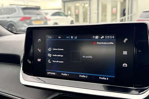 DE23ZGJ PEUGEOT 2008 1.2 PureTech Allure Premium + Euro 6 (s/s) 5dr Thumbnail #52