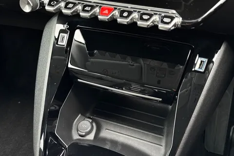 BG22DKY PEUGEOT e-2008 50kWh Allure Premium Auto 5dr (7kW Charger) Thumbnail #57