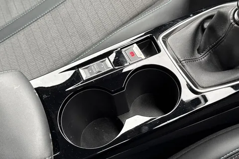 DE23ZGJ PEUGEOT 2008 1.2 PureTech Allure Premium + Euro 6 (s/s) 5dr Thumbnail #58