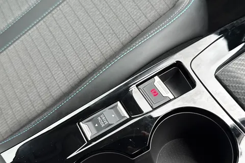 BG22DKY PEUGEOT e-2008 50kWh Allure Premium Auto 5dr (7kW Charger) Thumbnail #59