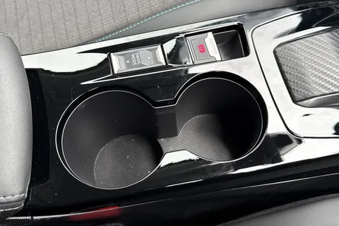 BG22DKY PEUGEOT e-2008 50kWh Allure Premium Auto 5dr (7kW Charger) Thumbnail #60