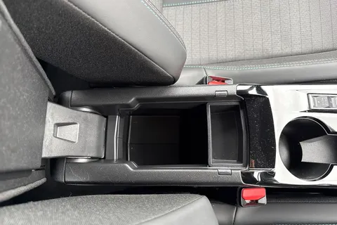 DE23ZGJ PEUGEOT 2008 1.2 PureTech Allure Premium + Euro 6 (s/s) 5dr Thumbnail #60