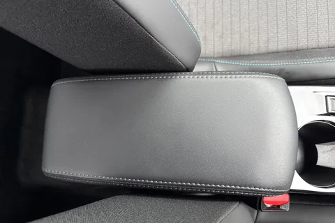 BG22DKY PEUGEOT e-2008 50kWh Allure Premium Auto 5dr (7kW Charger) Thumbnail #61