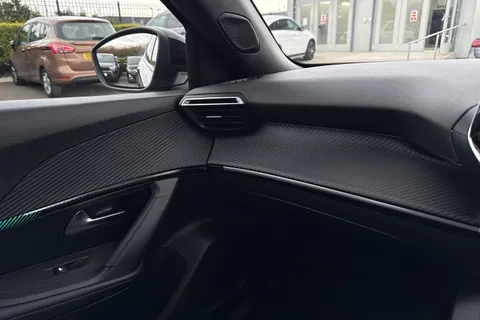 DE23ZGJ PEUGEOT 2008 1.2 PureTech Allure Premium + Euro 6 (s/s) 5dr Thumbnail #62