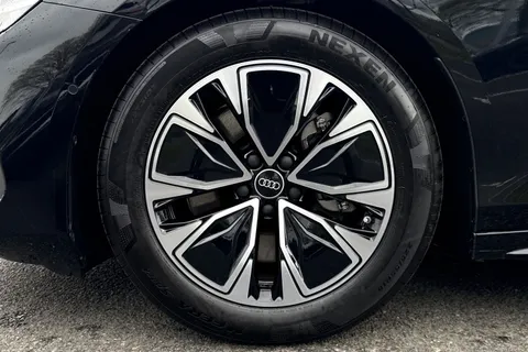  Audi A6 Saloon 2.0 e-hybrid 25.9kWh S line S Tronic quattro Euro 6 (s/s) 4dr Thumbnail #13