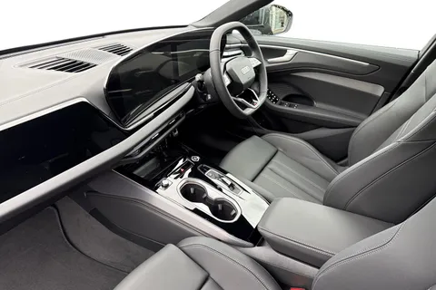  Audi A6 Saloon 2.0 e-hybrid 25.9kWh S line S Tronic quattro Euro 6 (s/s) 4dr Thumbnail #15