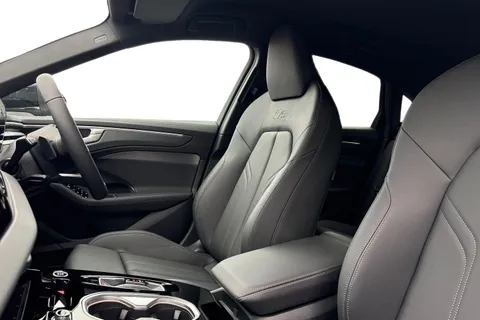  Audi A6 Saloon 2.0 e-hybrid 25.9kWh S line S Tronic quattro Euro 6 (s/s) 4dr Thumbnail #16