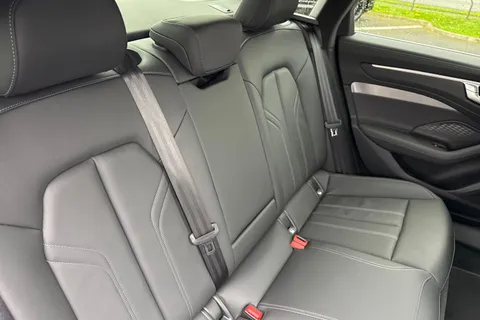  Audi A6 Saloon 2.0 e-hybrid 25.9kWh S line S Tronic quattro Euro 6 (s/s) 4dr Thumbnail #19