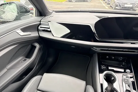  Audi A6 Saloon 2.0 e-hybrid 25.9kWh S line S Tronic quattro Euro 6 (s/s) 4dr Thumbnail #20