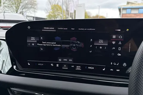  Audi A6 Saloon 2.0 e-hybrid 25.9kWh S line S Tronic quattro Euro 6 (s/s) 4dr Thumbnail #22