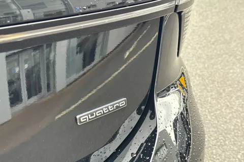  Audi A6 Saloon 2.0 e-hybrid 25.9kWh S line S Tronic quattro Euro 6 (s/s) 4dr Thumbnail #32