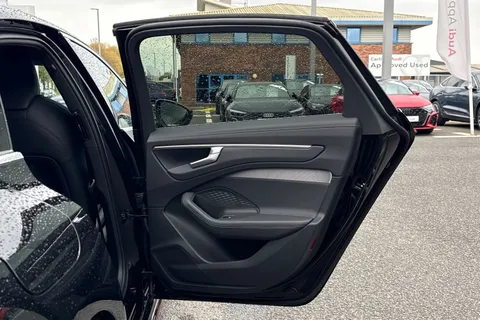  Audi A6 Saloon 2.0 e-hybrid 25.9kWh S line S Tronic quattro Euro 6 (s/s) 4dr Thumbnail #40