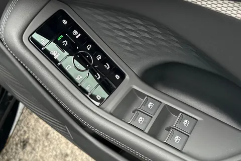  Audi A6 Saloon 2.0 e-hybrid 25.9kWh S line S Tronic quattro Euro 6 (s/s) 4dr Thumbnail #42