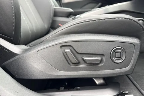  Audi A6 Saloon 2.0 e-hybrid 25.9kWh S line S Tronic quattro Euro 6 (s/s) 4dr Thumbnail #46