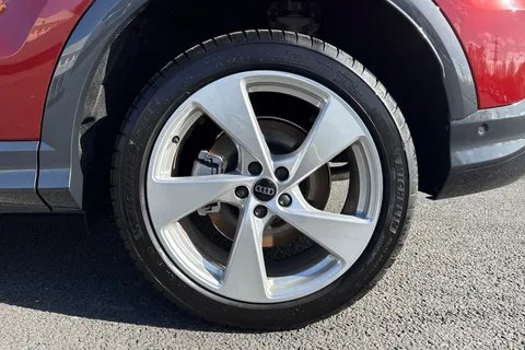  Audi Q5 2.0 TDI S line S Tronic quattro Euro 6 (s/s) 5dr Thumbnail #12