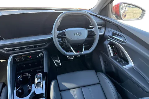 Audi Q5 2.0 TDI S line S Tronic quattro Euro 6 (s/s) 5dr Thumbnail #18