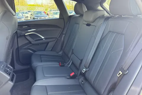  Audi Q5 2.0 TDI S line S Tronic quattro Euro 6 (s/s) 5dr Thumbnail #19