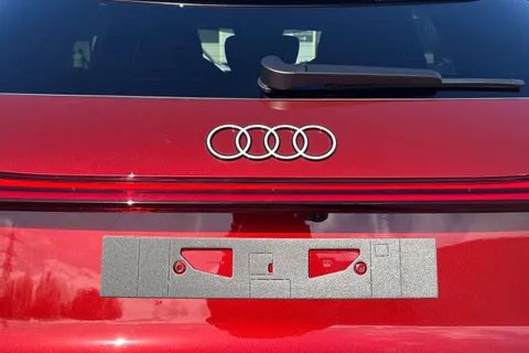  Audi Q5 2.0 TDI S line S Tronic quattro Euro 6 (s/s) 5dr Thumbnail #33