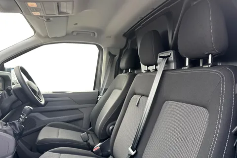 DA26HKZ Volkswagen Transporter 2.0 TDI 110 Commerce Van Thumbnail #16