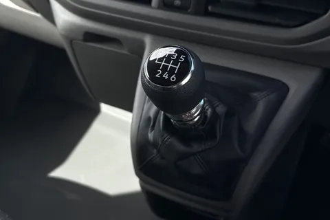 DA26HKZ Volkswagen Transporter 2.0 TDI 110 Commerce Van Thumbnail #23