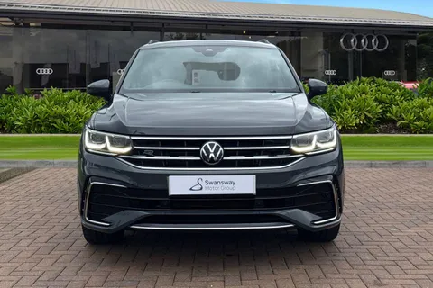 DS23KDX Volkswagen Tiguan 2.0 TSI R-Line DSG 4Motion Euro 6 (s/s) 5dr Thumbnail #6