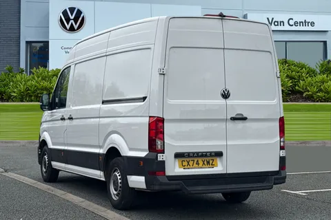 CX74XWZ Volkswagen Crafter 2.0 TDI CR35 Commerce FWD MWB High Roof Euro 6 (s/s) 5dr Thumbnail #3