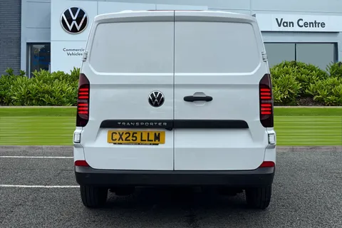 CX25LLM Volkswagen Transporter 2.0 TDI T28 Commerce Plus FWD SWB Euro 6 (s/s) 5dr Thumbnail #4