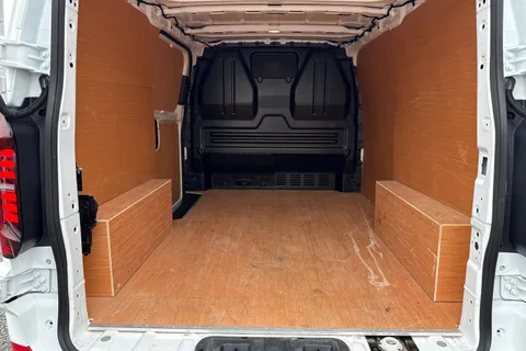 CX25LLM Volkswagen Transporter 2.0 TDI T28 Commerce Plus FWD SWB Euro 6 (s/s) 5dr Thumbnail #6