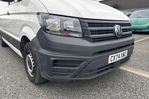 CX74XWZ Volkswagen Crafter 2.0 TDI CR35 Commerce FWD MWB High Roof Euro 6 (s/s) 5dr Thumbnail #10