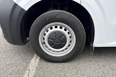 CX25LLM Volkswagen Transporter 2.0 TDI T28 Commerce Plus FWD SWB Euro 6 (s/s) 5dr Thumbnail #9