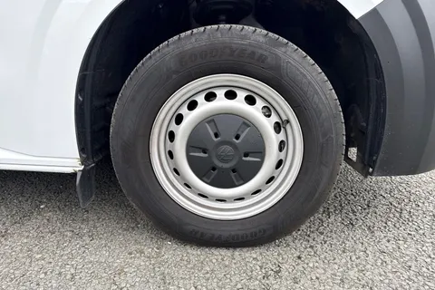 CX25LLM Volkswagen Transporter 2.0 TDI T28 Commerce Plus FWD SWB Euro 6 (s/s) 5dr Thumbnail #12