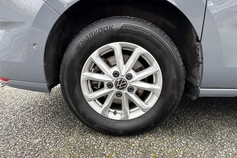 12 of 48 for Volkswagen Multivan 2.0 TDI Life DSG Euro 6 (s/s) 5dr