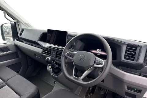 CX74XWZ Volkswagen Crafter 2.0 TDI CR35 Commerce FWD MWB High Roof Euro 6 (s/s) 5dr Thumbnail #15
