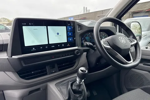 CX25LLM Volkswagen Transporter 2.0 TDI T28 Commerce Plus FWD SWB Euro 6 (s/s) 5dr Thumbnail #17