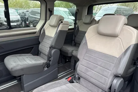 19 of 53 for Volkswagen Multivan 1.4 TSI 13kWh Style DSG Euro 6 (s/s) 5dr