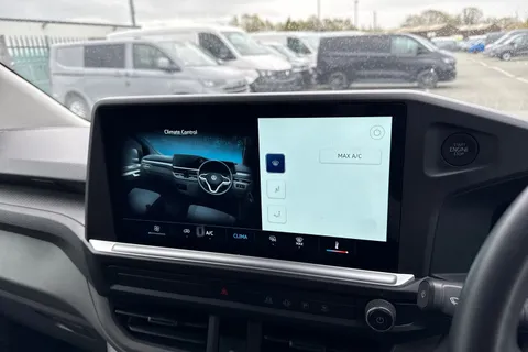 CX25LLM Volkswagen Transporter 2.0 TDI T28 Commerce Plus FWD SWB Euro 6 (s/s) 5dr Thumbnail #21