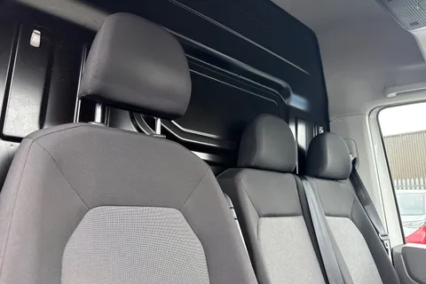 CX74XWZ Volkswagen Crafter 2.0 TDI CR35 Commerce FWD MWB High Roof Euro 6 (s/s) 5dr Thumbnail #25
