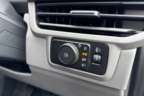 CX25LLM Volkswagen Transporter 2.0 TDI T28 Commerce Plus FWD SWB Euro 6 (s/s) 5dr Thumbnail #27