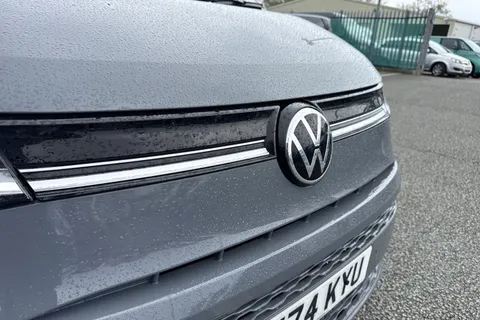25 of 48 for Volkswagen Multivan 2.0 TDI Life DSG Euro 6 (s/s) 5dr