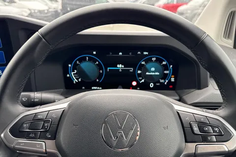 CX25LLM Volkswagen Transporter 2.0 TDI T28 Commerce Plus FWD SWB Euro 6 (s/s) 5dr Thumbnail #28